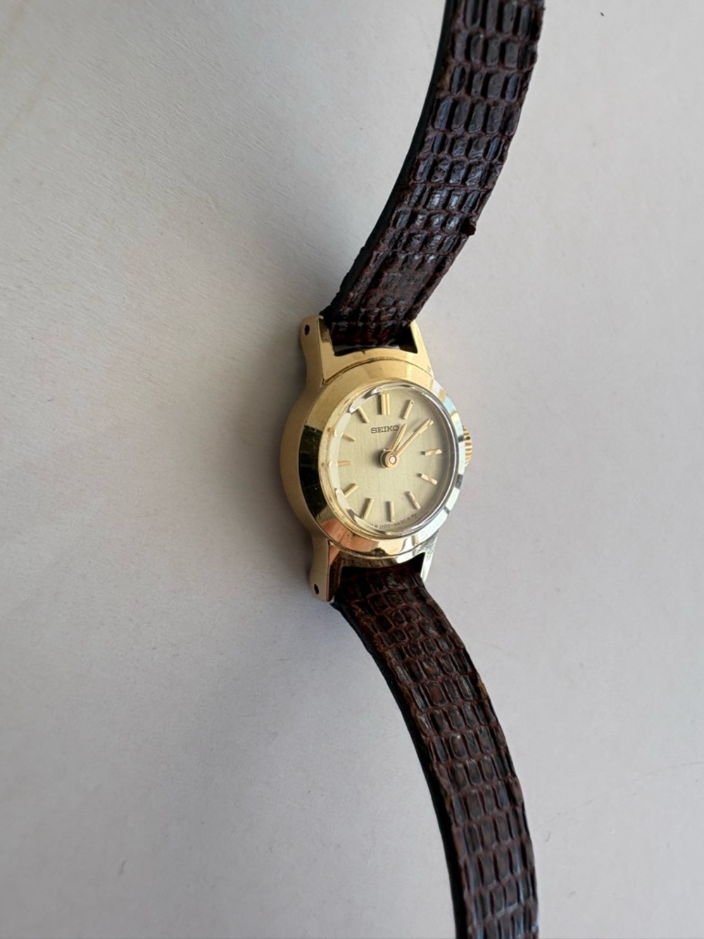 Vintage Seiko Gold and Brown Ladies Watch - Small Face - Picture 14 of 14